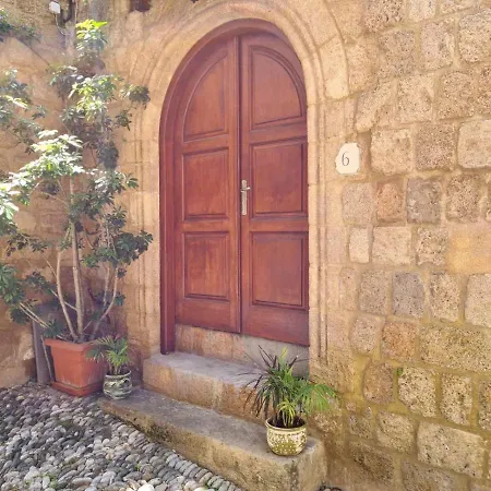 Cosmos Old Town Apartment *