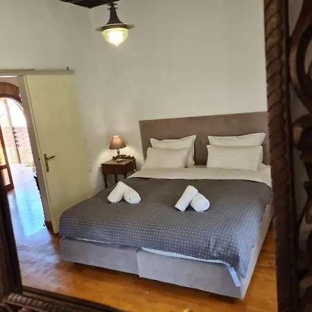 Cosmos Old Town Apartment