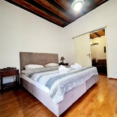 Cosmos Old Town Apartment