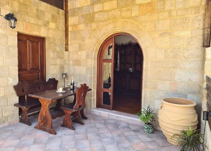 Cosmos Old Town 아파트