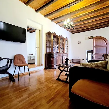 Cosmos Old Town Apartmán